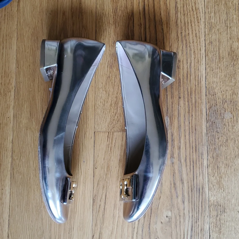 Tory Burch metallic gold Gigi leather flats 6.5